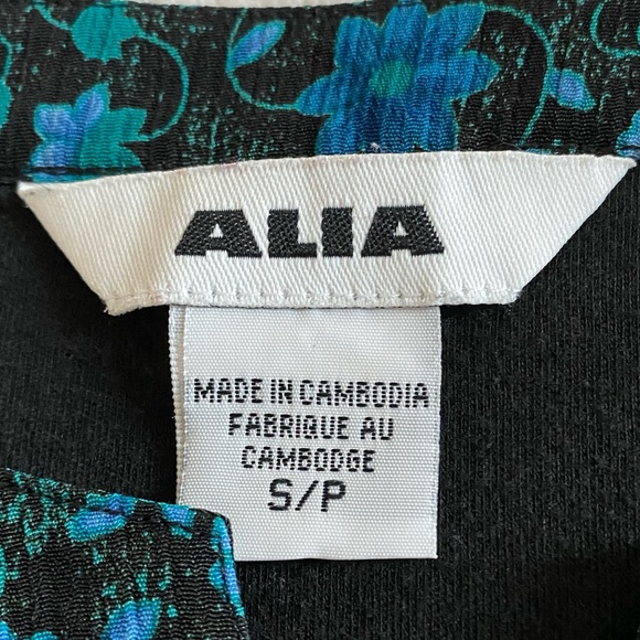 FLORAL PRINTED SHORTSLEEVED TOP - Picture 3 of 3